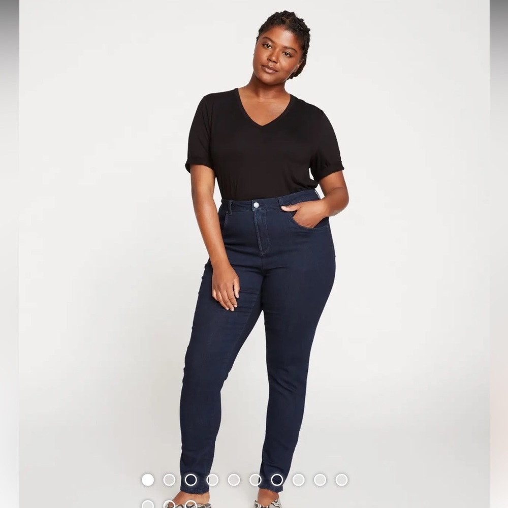 Universal Standard’s Seine mid rise skinny jeans in dark wash stretch